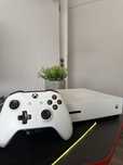 Xbox One S 500GB + 1 comando + cabos
