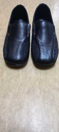 Sapatos pretos ortopédicos novos