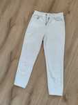 Białe mom jeans Sinsay