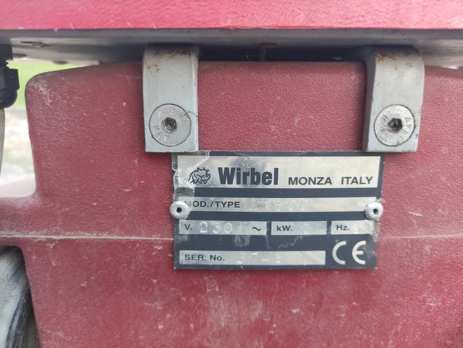 Maszyna do czyszczenia kostki brukowej, powierzchni twardych.