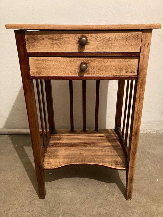 Szafka drewniana z szufladami do renowacji