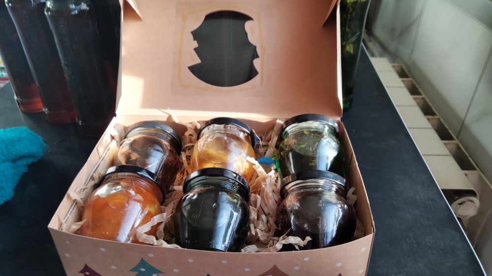 Варення з молодих соснових шишок.продам варенье из шишек