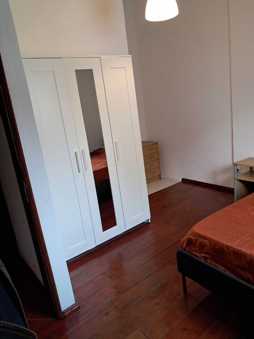 T-3 com pátio. Mobilado+Equipado. Centro Lisboa. Só renda+ caução.