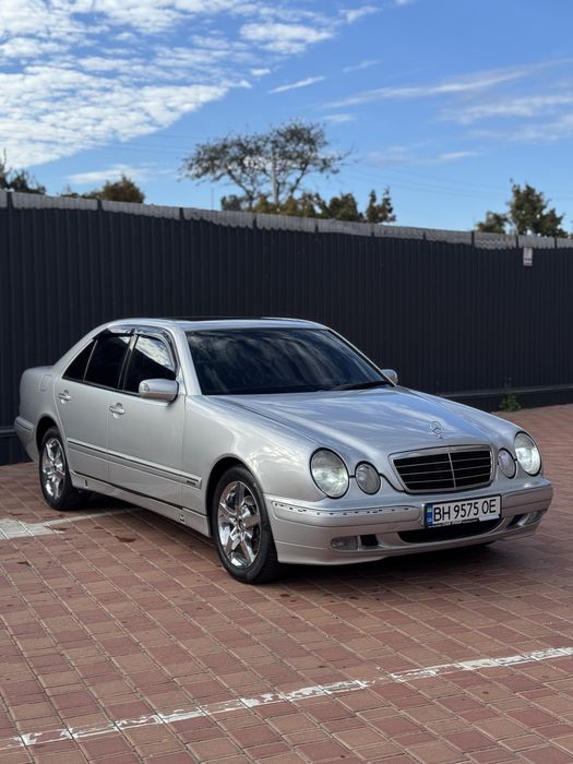Продам Мерс 210 3.2 дизедь автомат