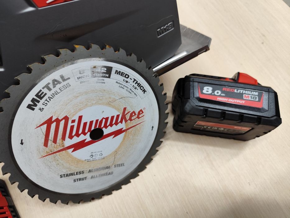 Milwaukee M18 FMCS66  2982-20 безщіткова потужна пила по металу Мілвок
