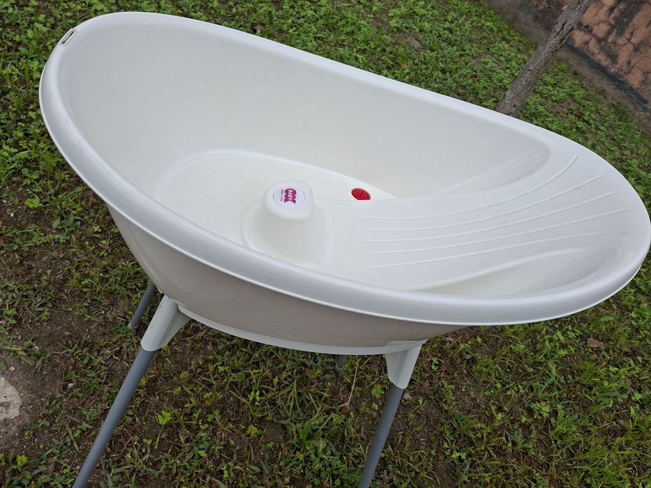 Vendo Berço com Colchão + Banheira com Suporte

Vendo berço usad