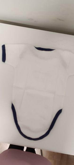 Body de manga curta para bebé. Algodão. 86cm. Usado