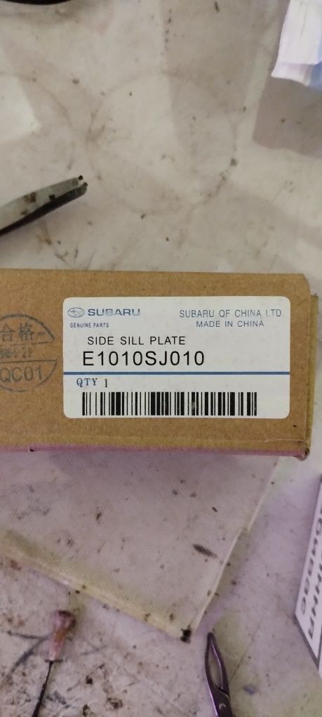 E1010SJ010 Subaru накладки на пороги