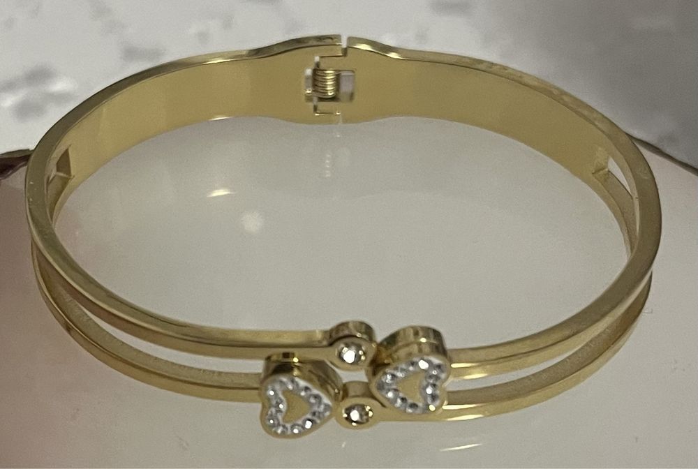 Bransoletka sztywna serduszka