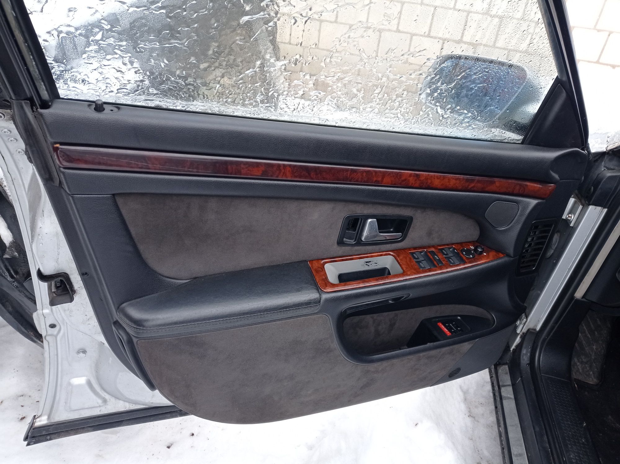 Audi A8 D2 lift radio 2 din dekory drewniane podlokietnik