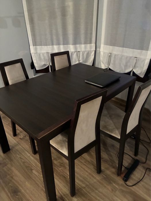 Stół i 4 krzesła zestaw komplet