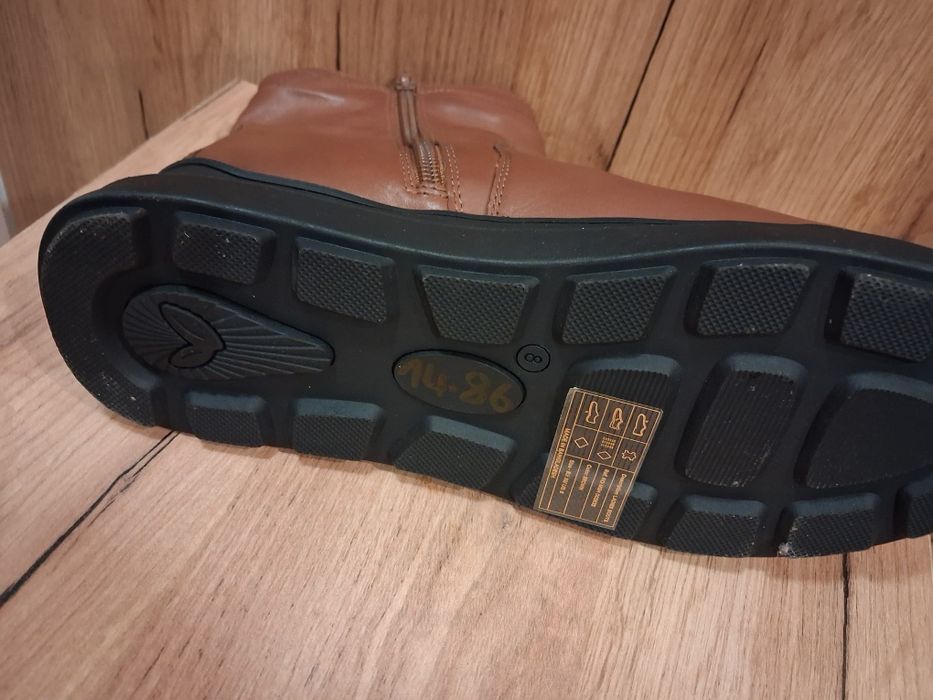 Nowe buty do kostek.