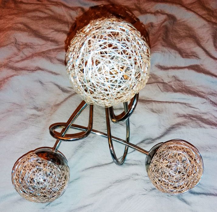 Lampa z metalu cromowany na sufit