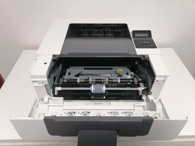 Impressora HP LaserJet Pro M404dn Como Nova