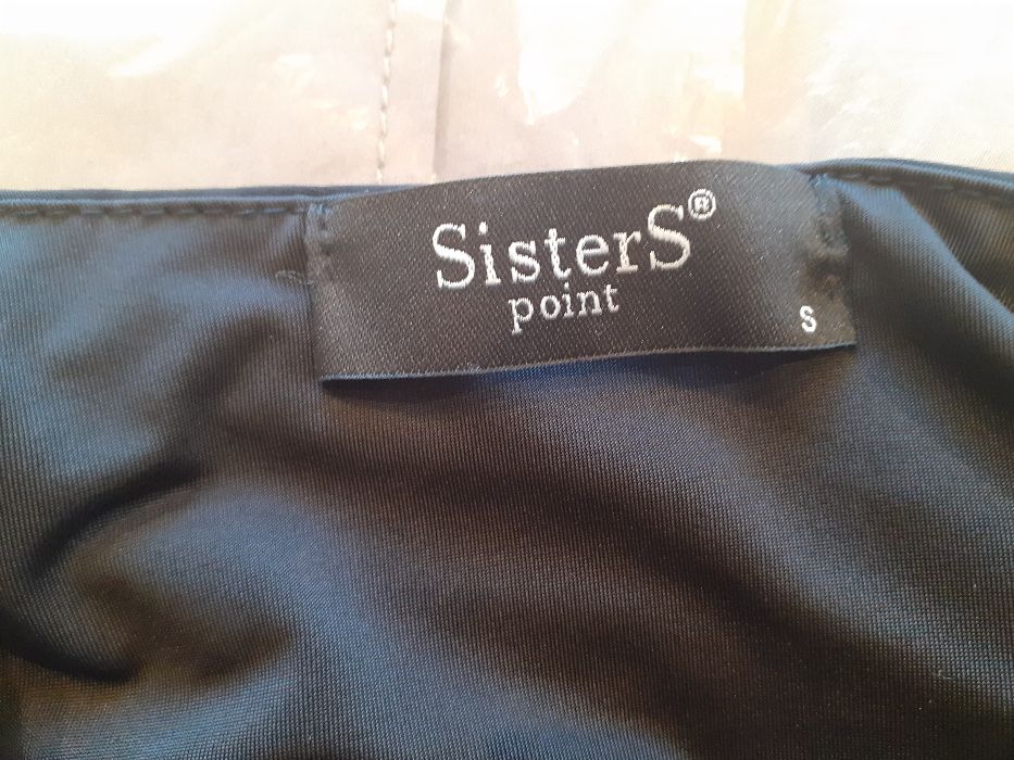 Czarna, nowa sukienka z cekinami Sisters point rozmiar S