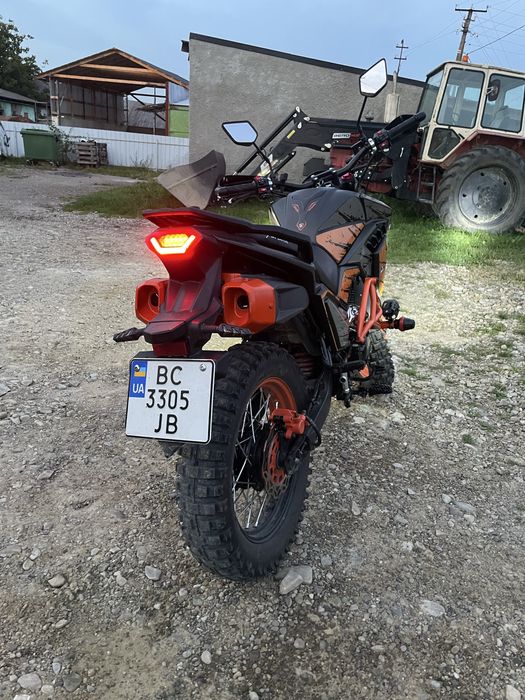 Spark 300-T1