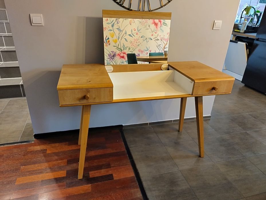 Toaletka z lustrem Vox