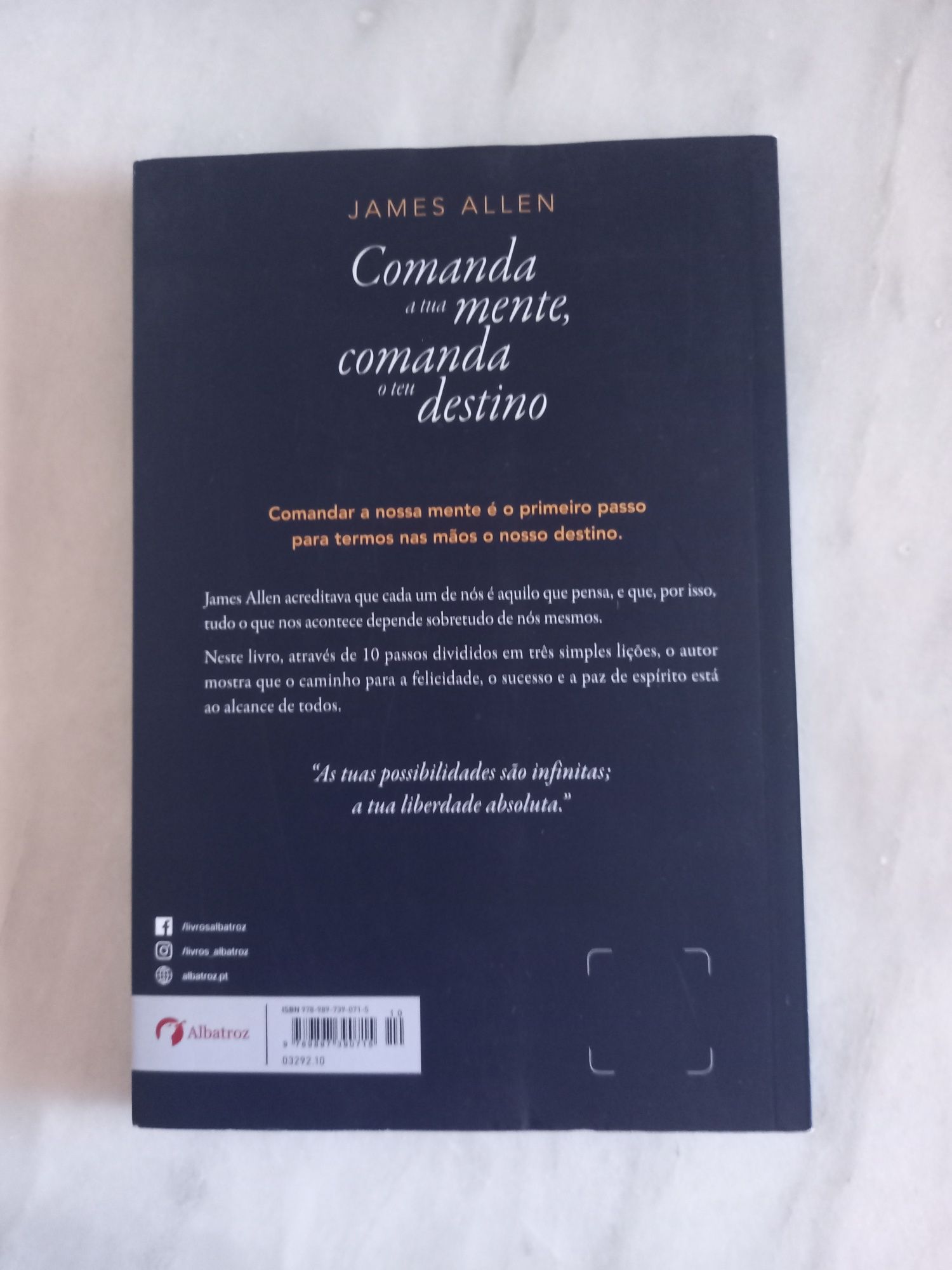 Livro "Comanda a Tua Mente Comanda o Teu Destino"