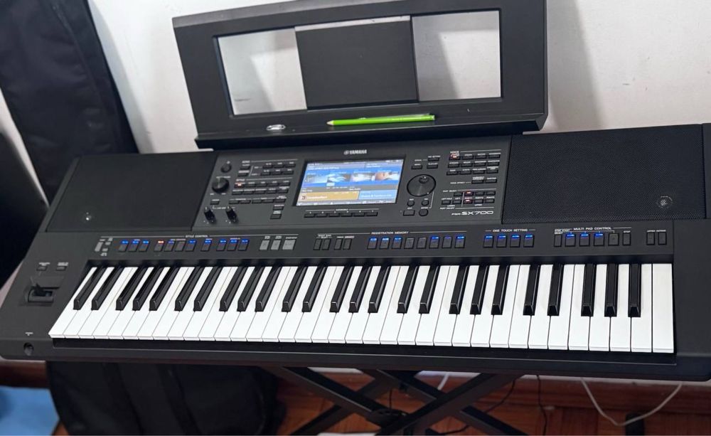 Yamaha Keyboard  PSR SX700