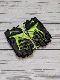Спортивні рукавички, перчатки від Nike