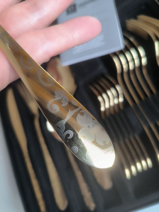 Набор столовых приборов Herdmar Santamarta Gold. Португалия.