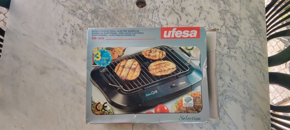 Grelhador UFESA novo