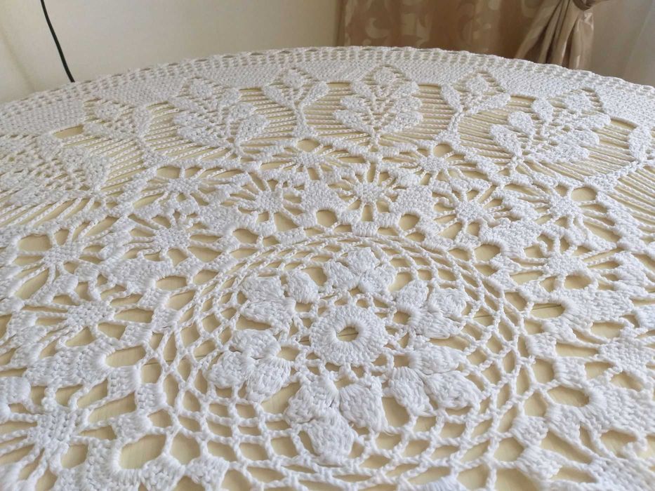 Скатерть вязанная ручная работа, 155 см. Скатертина в'язана кругла.