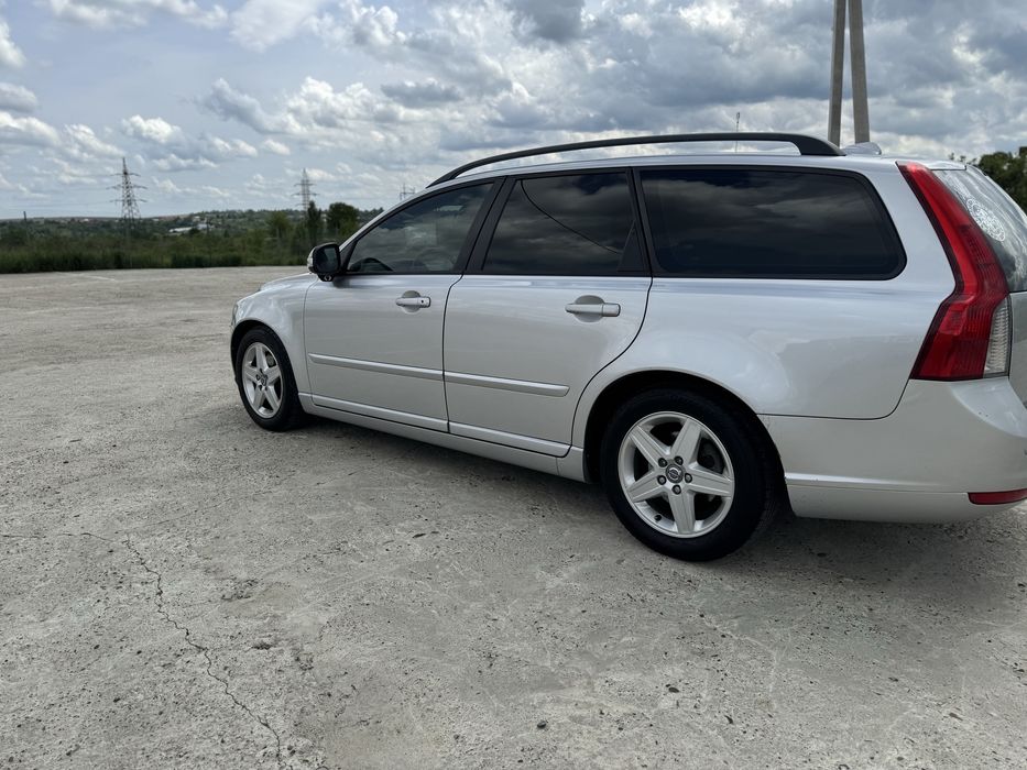 Volvo v50 d2 доглянутий