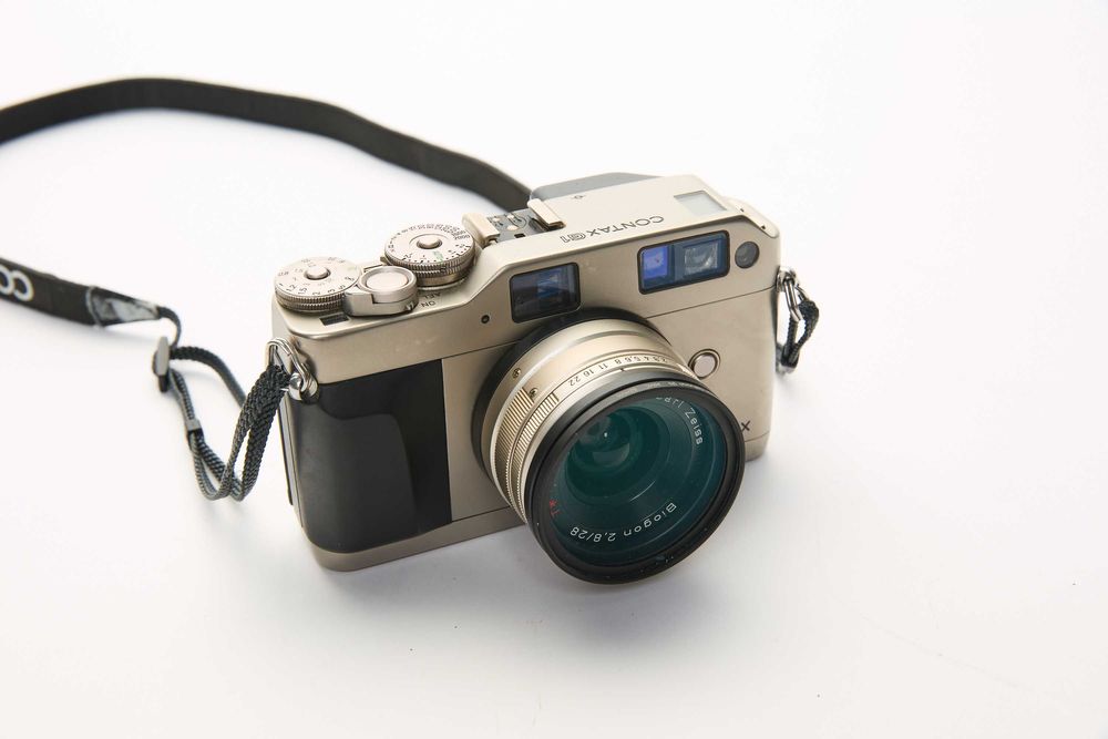 Contax g1 i obiektyw Zeiss 28mm aparat analogowy