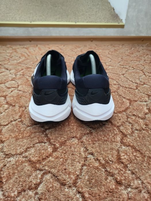 Оригинальные мужские кроссовки Nike Air Zoom Vomero 15