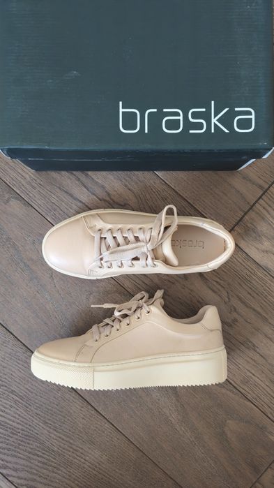BRASKA - Нові шкіряні жіночі кеди кросівки туфлі Браска (р.37)