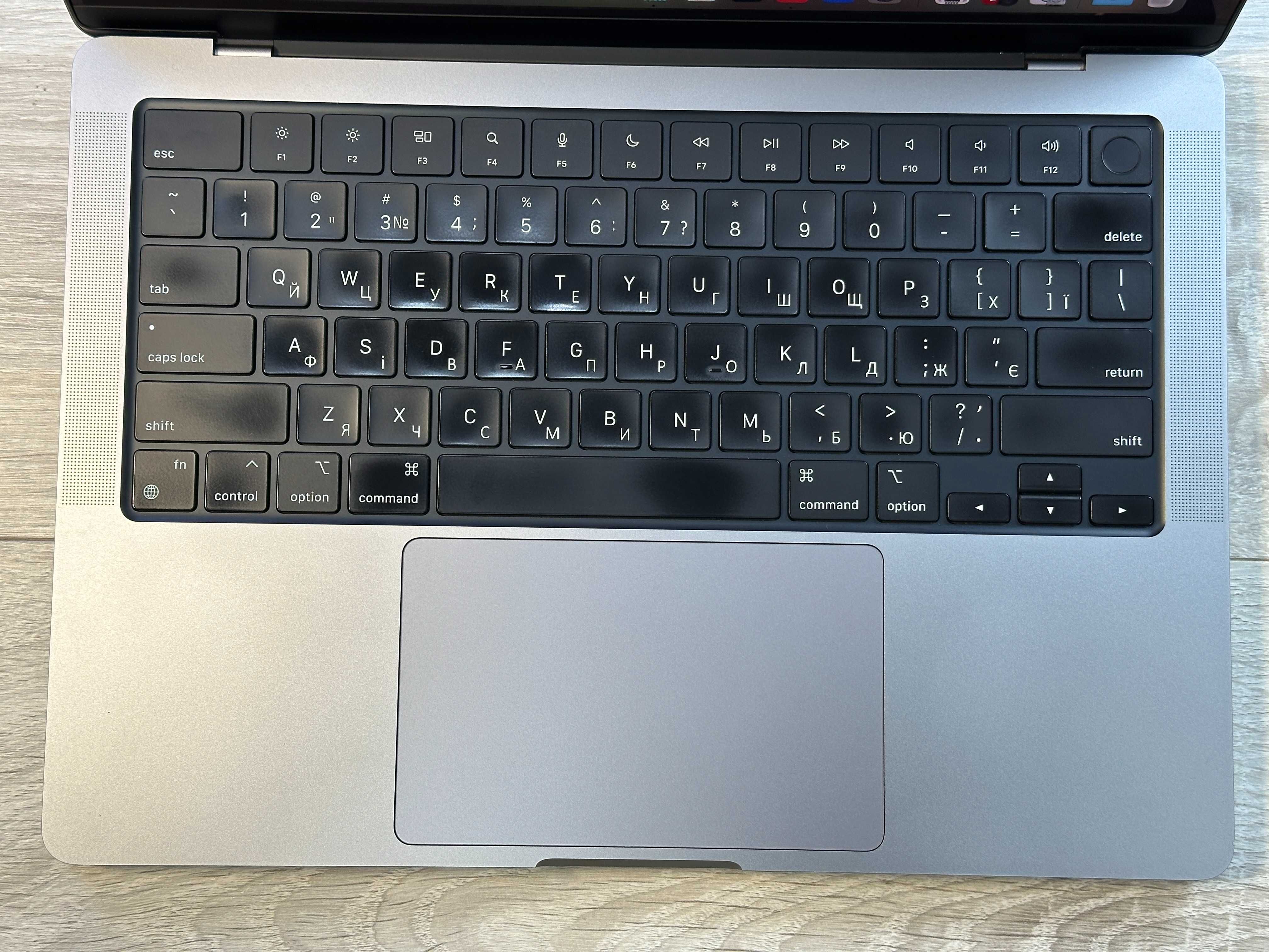 Ноутбук Apple MacBook Pro 14 2022 M1Pro(10CPU/14GPU)/16GB/512GB A2442