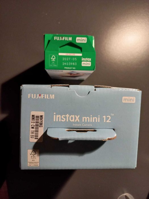 Máquina + Instantâneos -- FUJIFILM Instax Mini 12 (Branco)