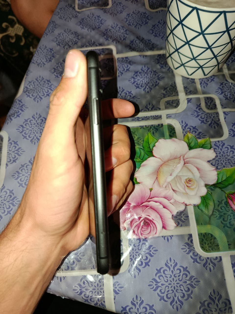 iPhone 11 r-sim чип в комплекте вставил симку и пользуешься