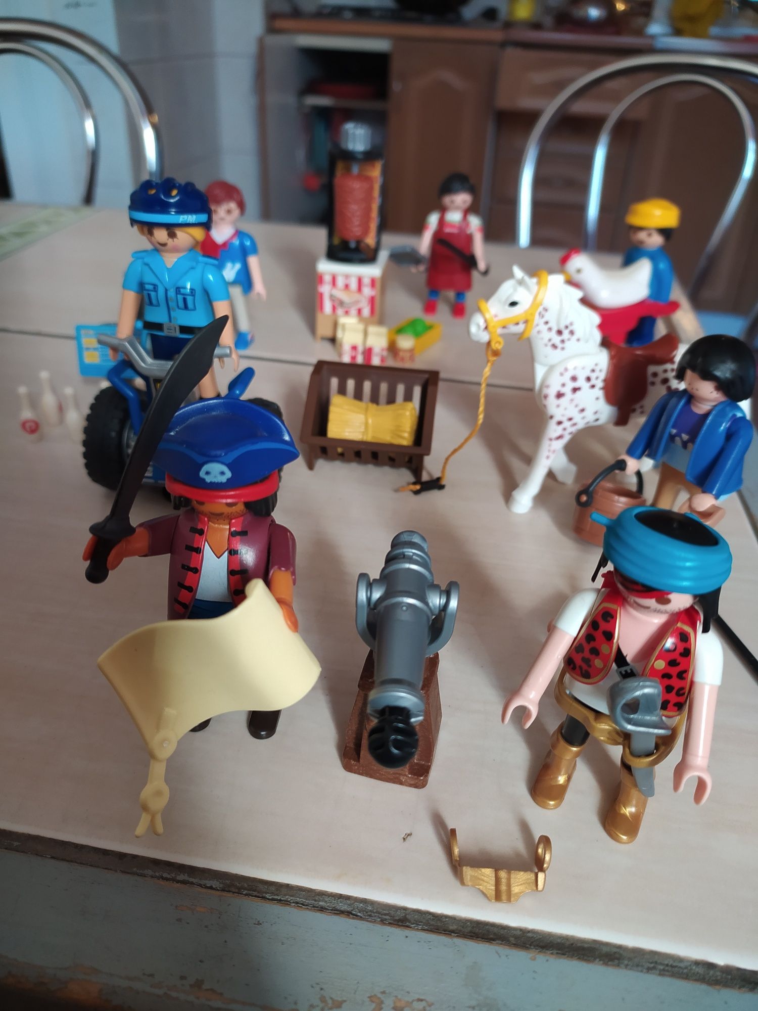 Playmobil - piraci, farmer, kręgle, kebab, policjantka