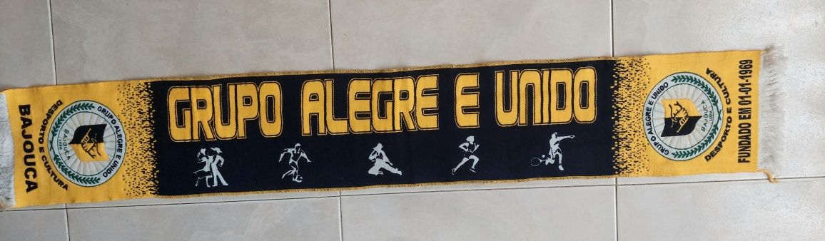 Cachecol  alegre e unidos