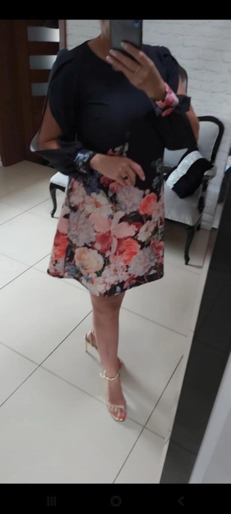Śliczna kobieca sukienka