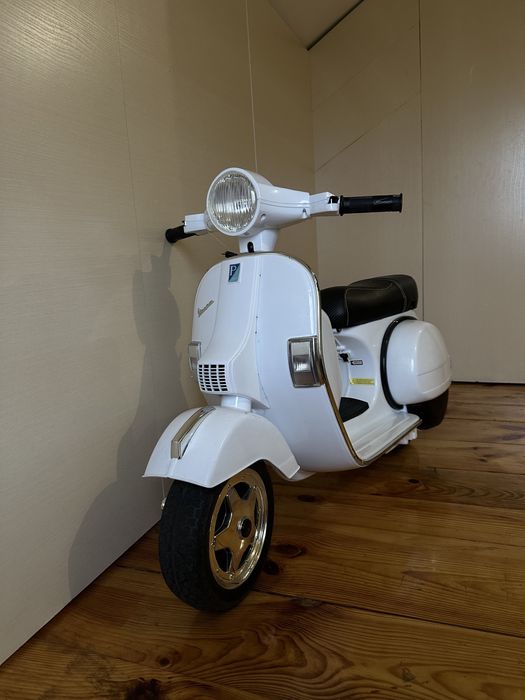 Дитячий мотоцикл Vespa (оригінальний)