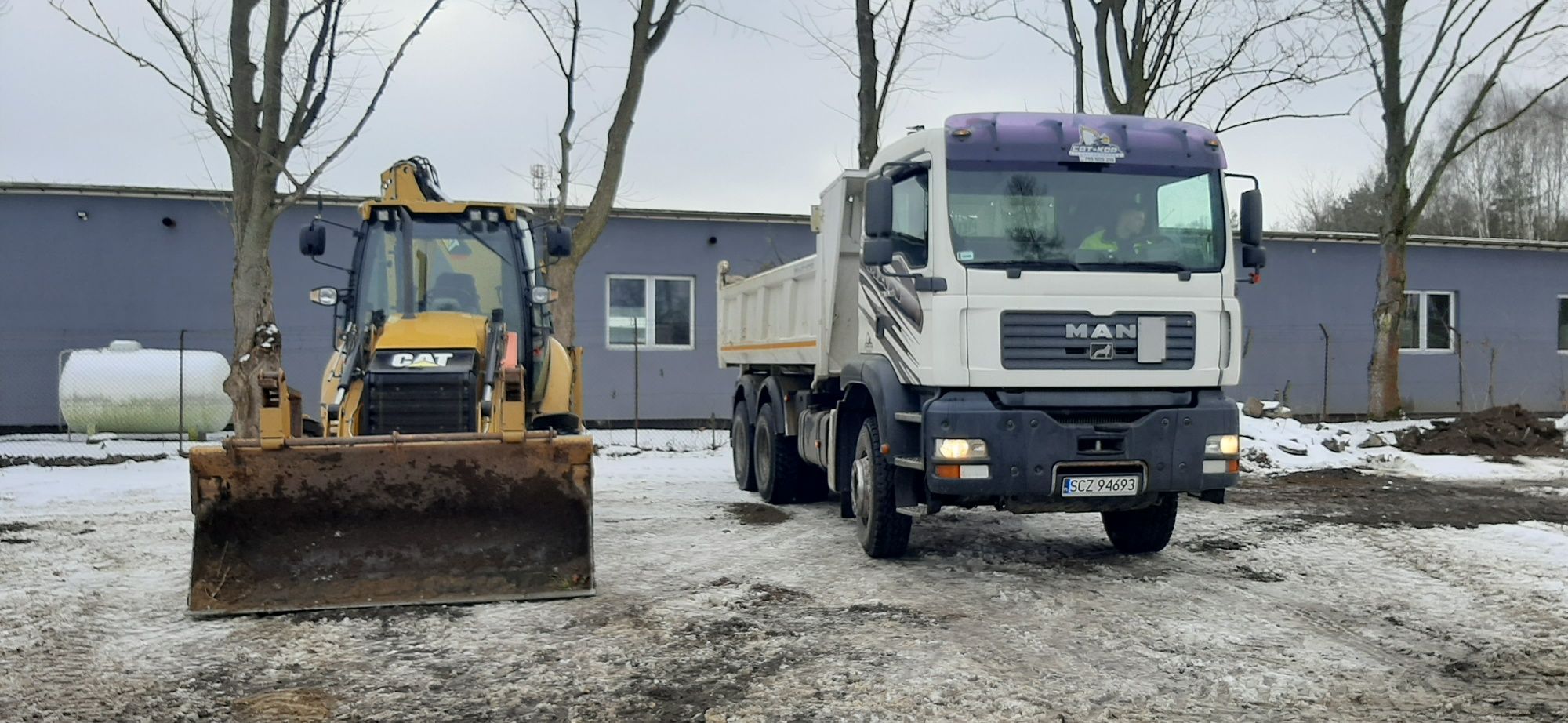 Koparko-ładowarka,Minikoparka, Koparka,Podłoża,Wywrotka Usługi