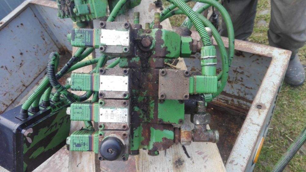 Rozdzielacz hydrauliczny john deere 1188 , 1177