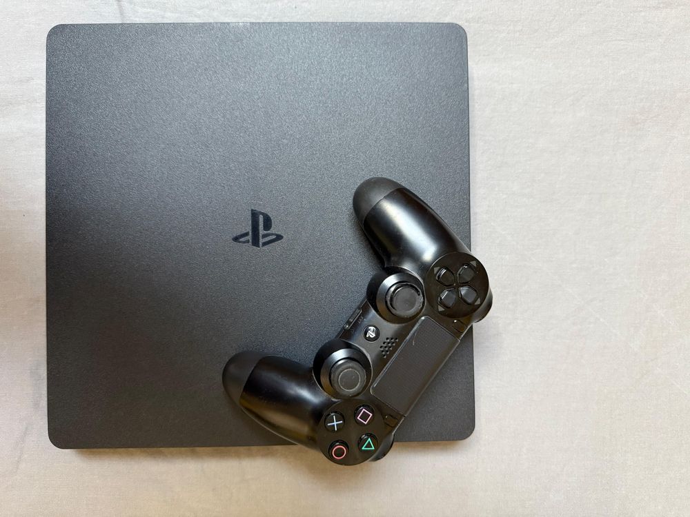 Playstation 4 (COMO NOVA)