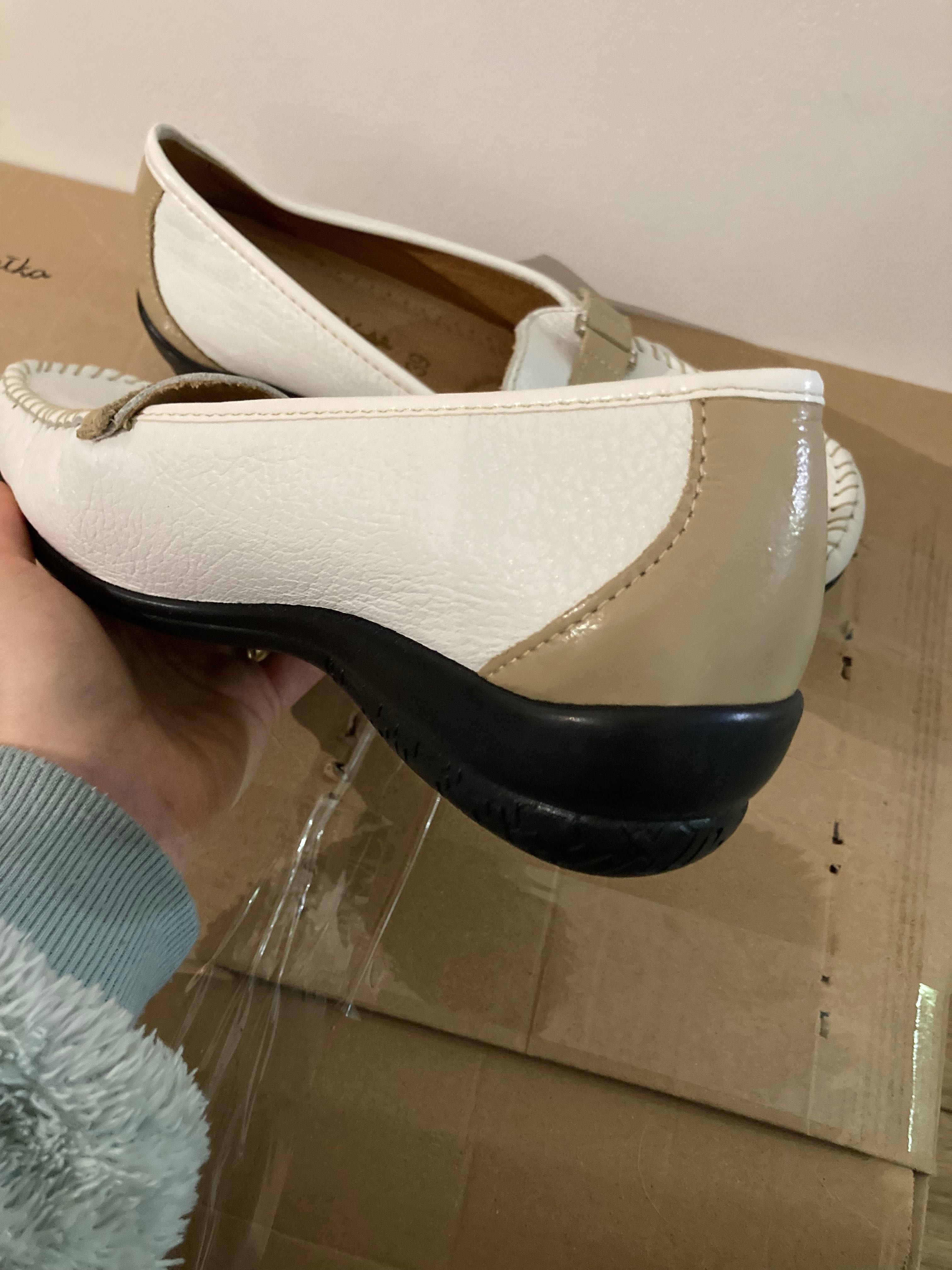 Skórzane buty mokasyny białe - rozmiar 39 - Cucito a Mano