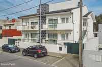 Andar Moradia T3 Duplex em Canelas com varanda, terraço e garagem box