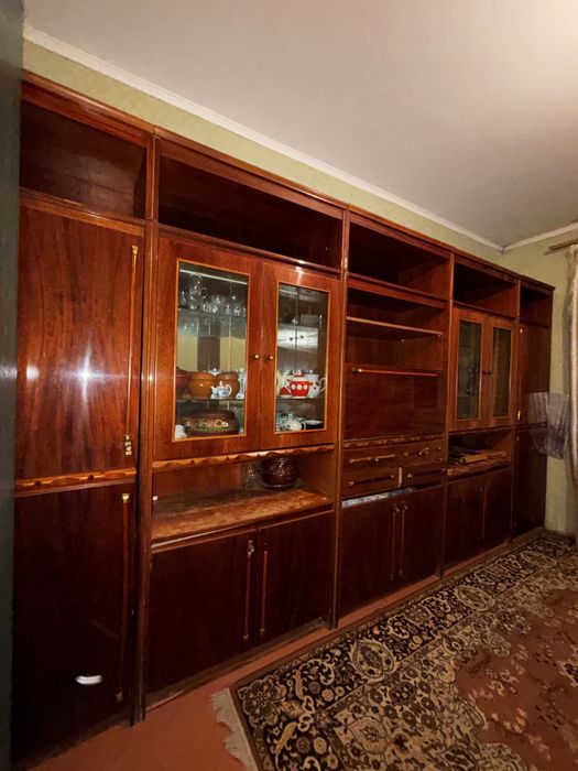 Продається стінка