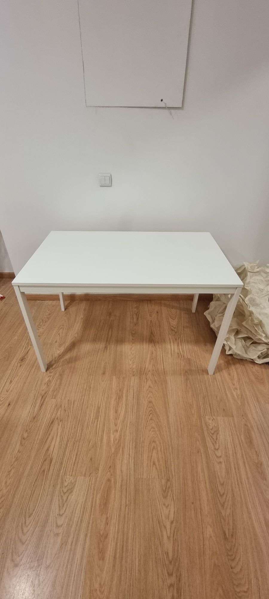 Mesa Vangsta ikea ótimo estado