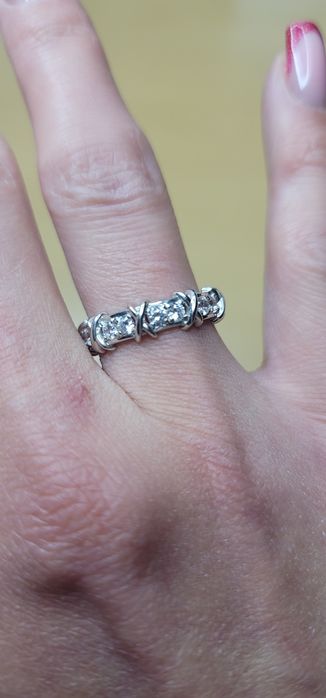 Золота каблучка з фіанітами у стилі Tiffany