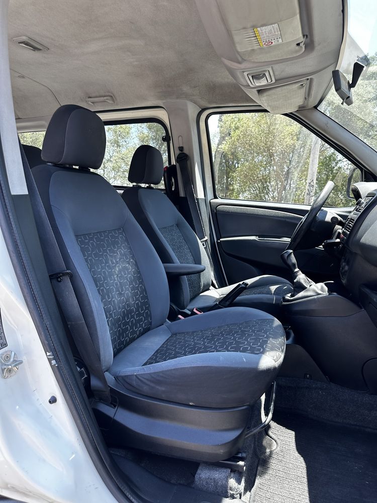 Fiat Dobló 1.3 MJET 5 Lugaresp