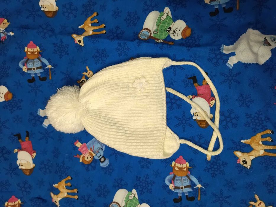 Шапки дитячі для дівчаток весняні ,осінні від 0-до 6 місяців