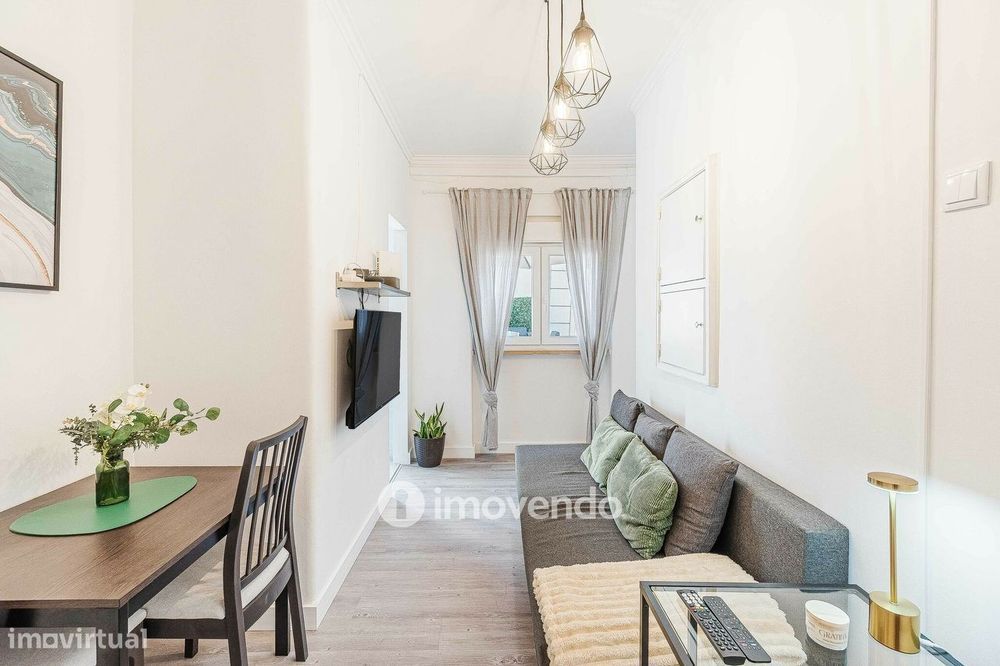 Apartamento T1+1 com terraço de 27m², no Pendão, em Queluz
