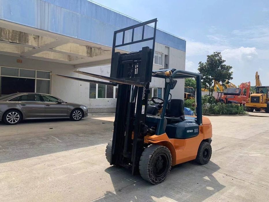 Toyota FD 30 Geneo 30  Wózek widłowy TOYOTA FD30 – Diesel, 3 tony, 2020 rok